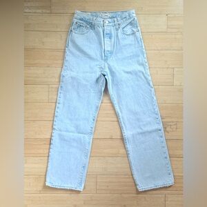 Levi’s Light Wash Ribcage Straight Ankle Jeans